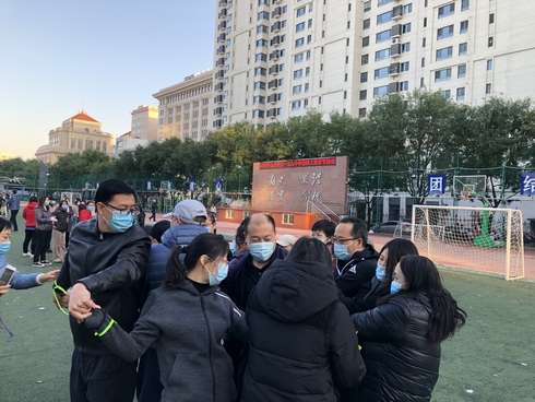 王成老师参加159中学教职工体育节活动 (2).jpg