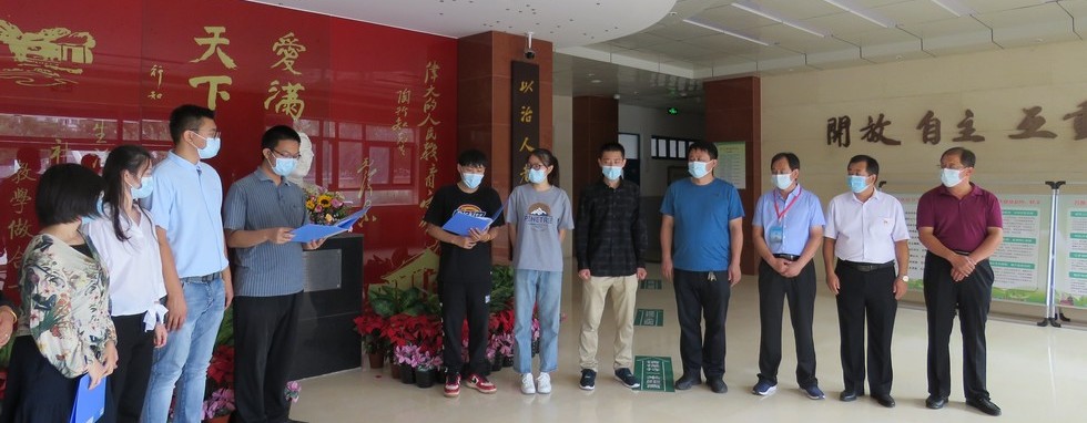 3位跟岗学习干部参加青年教师缅怀陶行知先生活动 (2).jpg