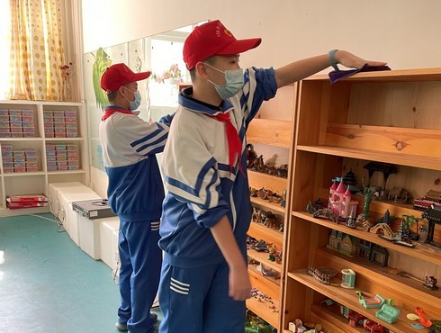 2学雷锋.jpg