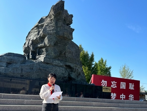 中队长辅导员老师代表讲话.jpg