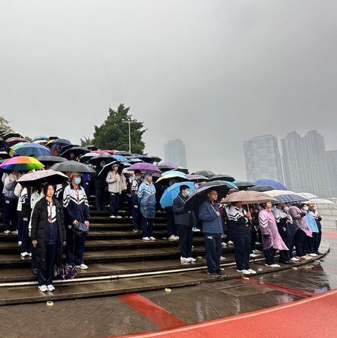 6朗诵诗歌.jpg